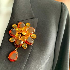 Vintage large acrylic brooch pin in madalion form